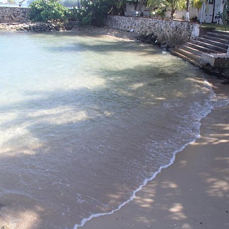 Chrisanns Beach Resort Очо Риос Екстериор снимка