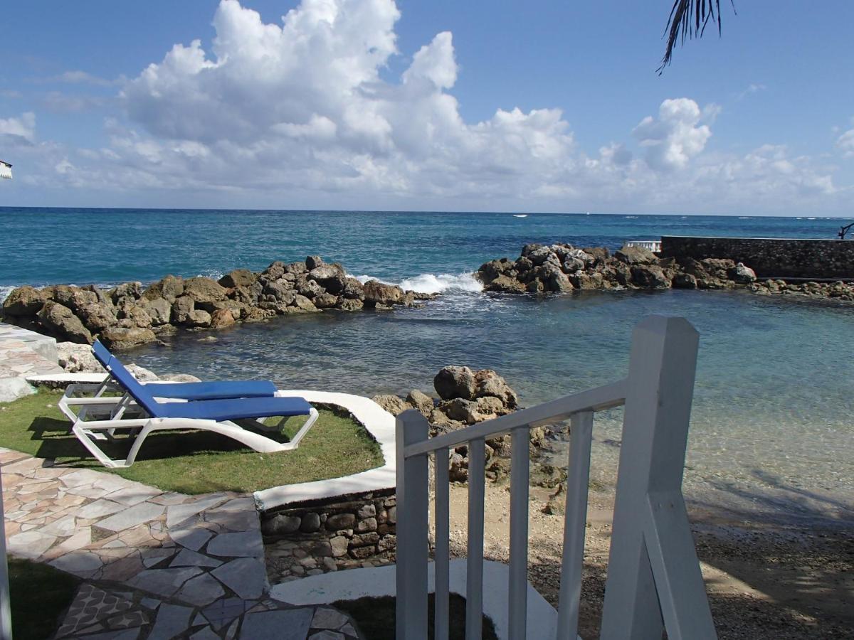 Chrisanns Beach Resort Очо Риос Екстериор снимка